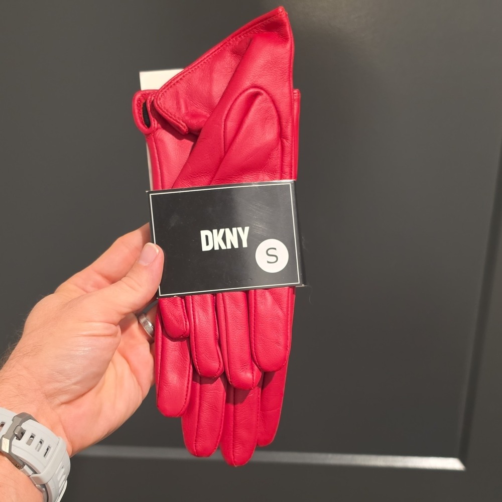 DKNY‎ Women's Red Leather Gloves Size S D2WG0161 Designer Solid Casual
